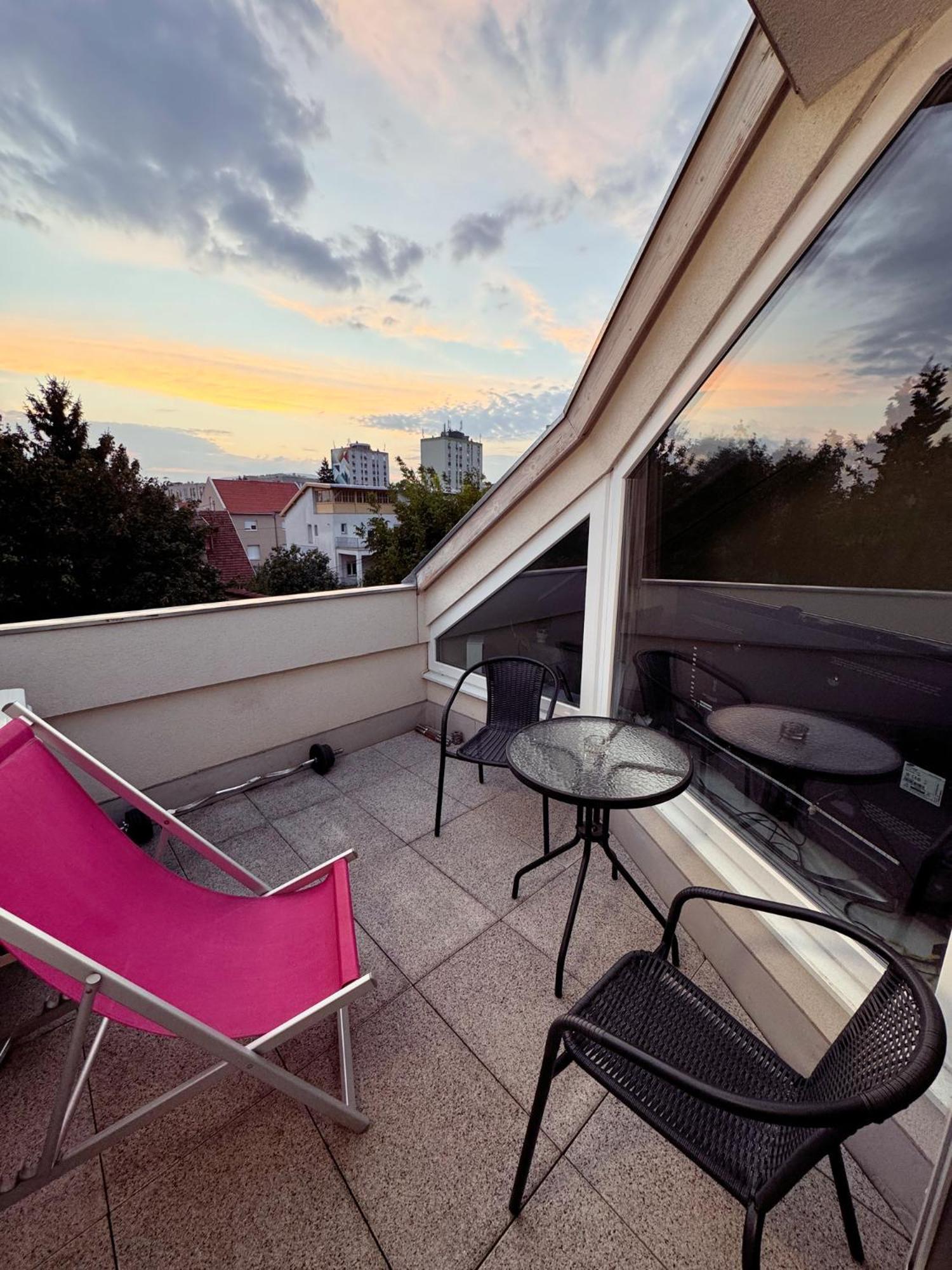 Apartamento Exclusive Family Apartman Pécs Exterior foto