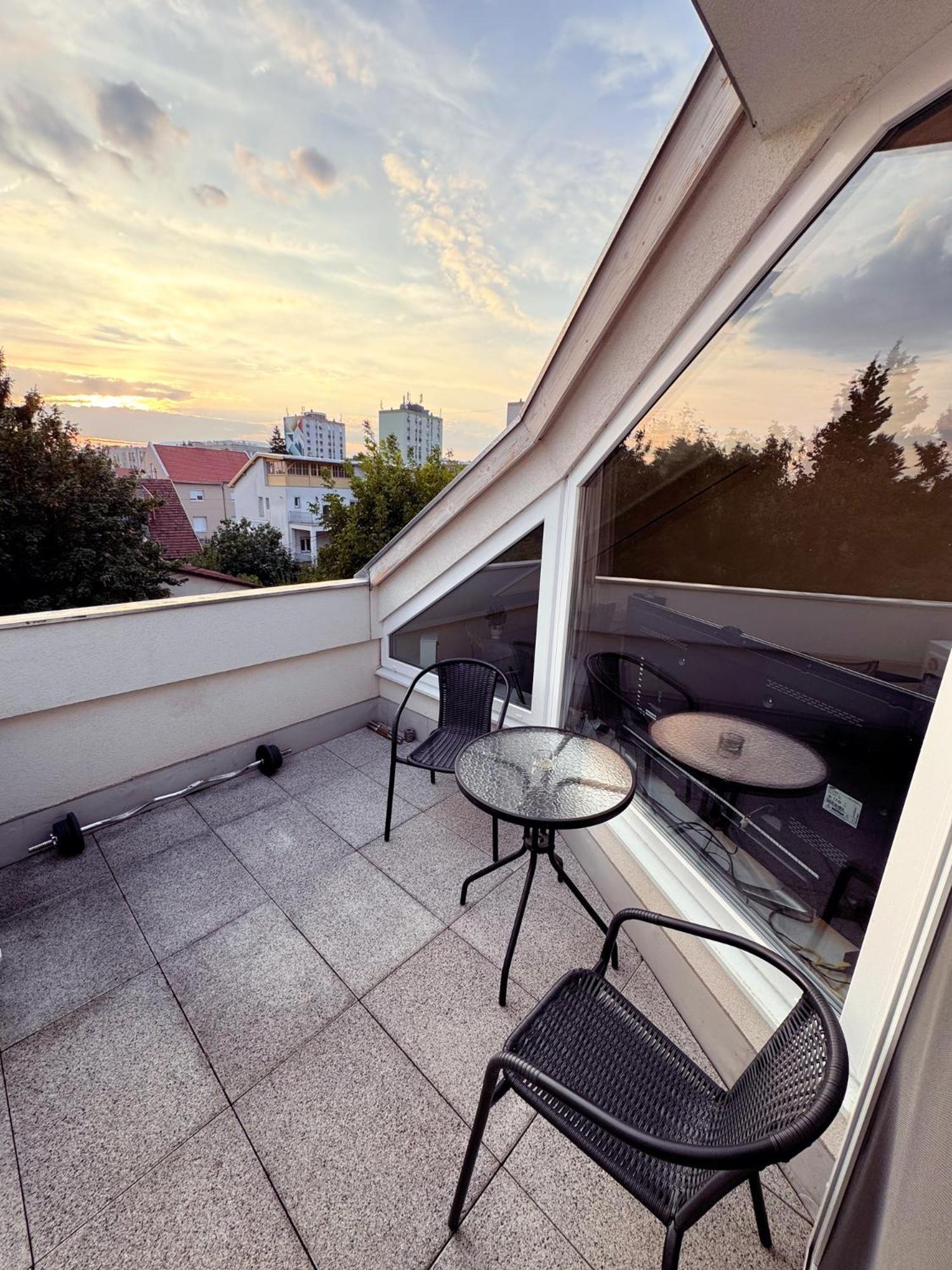 Apartamento Exclusive Family Apartman Pécs Exterior foto